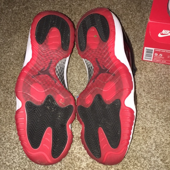 Jordan 11 Retro Low Size 9.5 - Picture 5 of 6